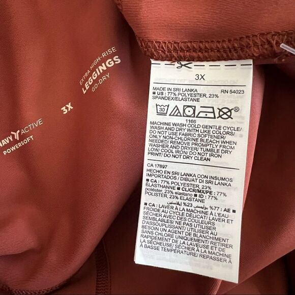 Old Navy Extra High Waisted Powersoft Hidden Pocket Leggings - Picture 9 of 11